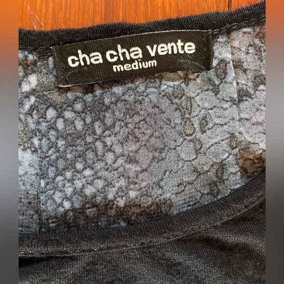Cha Cha Vente top with sheer Snakeskin back - Picture 5 of 6